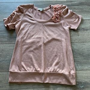 Rue21 pink scoop neck shirt. Ruched sleeves sz Lg